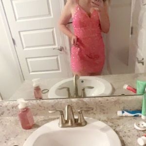 i’m selling my ashley lauren homecoming dress worn once and in perfect condition